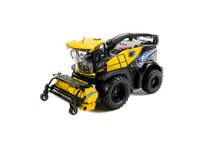 New Holland FR 780 inklusive Grasaufnahme und Maisgebiss